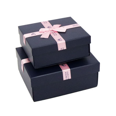 Marine-Blau-zusammenklappbare steife Papiergeschenkbox 24*20*10cm mit Band-Dekor