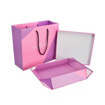 Bestellte Farbsteife Papiergeschenkbox des Logo-CMYK, Kleiderverpackenkasten mit zusammenpassender Papiertüte voraus