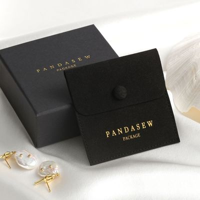 Bestellte Logo Cardboard Jewelry Packaging Box mit Microfiber-Beutel voraus