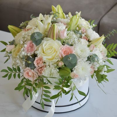 Dekorativer Pappblumen-Blumenstrauß packt Multifunktions für Staffelung ein
